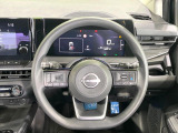 インテリアに合わせたデザインのステアリングは、運転される方のことも考え、運転しやすい形状、大きさです。是非一度、実際に触ってお確かめください。