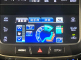 【ステアリングヒーター】冬場に冷たくなりやすい革巻きステアリングを、スイッチ一つで素早く適温に!エアコンよりも早く温まってくれるので、寒い日の運転も快適になりますね♪