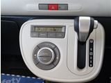 入庫時・販売時・納車前に、弊社基準の68項目に及ぶ点検整備を実施しております。
