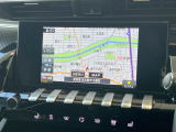 ●プジョー純正ナビ:一体感のあるナビは、高級感ある車内を演出してくれます。Bluetooth再生などオーディオ機能も充実しておりますので、運転もより楽しめます♪