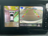 アラウンドビューモニター:空から見下ろしているような視点でスムーズな駐車と安全確認ができ安心して運転出来ます。
