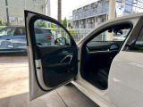 BMWを熟知したメカニックによる、360度の納車前点検。ドイツ本国と同様の教育・訓練を受けたメカニックが、360度によるポイントを徹底的に点検、整備した後にお客様にお引渡しします。