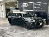 中古車ソムリエの弊社スタッフが、お客様にピッタリのMINIをご紹介します。