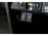 USB入力端子ついています!Apple CarPlayや、Android Autoに接続可能で、音楽再生やスマホのナビ機能が使用できます♪