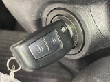 【キーレス】少し離れた場所からでもボタン一つでドアの開錠・施錠ができるのでとっても便利!ドアの鍵穴周りに傷をつけることもありません♪