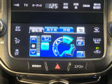 【シートヒーター&ベンチレーション】夏場は涼しい風でお尻や背中の熱やムレを防ぎ、冬はエアコンよりも早く温まってポカポカに!季節を問わず快適に過ごせます。