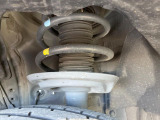 お車を安心してお乗りいただく為には、足回りの定期点検が欠かせません。サービスサポート(有償保証)では無料点検もご提供しており、安心のカーライフをお過ごしいただけるサポート体制が整っています。