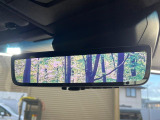 【デジタルインナーミラー】後席の大きな荷物や同乗者で後方が確認しづらい時でも安心!カメラが撮影した車両後方の映像をルームミラー内に表示。クリアな視界で状況の確認が可能です!