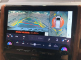 【パノラミックビューモニター】専用のカメラにより、上から見下ろしたような視点で360度クルマの周囲を確認することができます☆死角部分も確認しやすく、狭い場所での切り返しや駐車もスムーズに行えます。