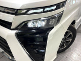 【LEDヘッドライト】悪天候や夜間走行時も良好な視界を確保し安心して運転できる高輝度LEDヘッドライトを装備!点灯速度が早く、消費電力も抑えられています。
