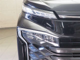 LEDヘッドライトです。デザイン性がよくとても明るいので、夜間の走行や悪天候でも安心です。しかも長寿命!