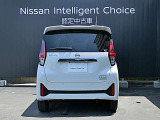 ハイウェイスター専用のリヤスポイラーと、クロームの輝きが美しいバックドアガーニッシュ。細部まで質感にこだわった、プレミアムな後ろ姿です