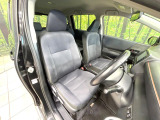 運転席シート廻りは使用感も少なく、良好な状態となっています。前オーナー様が丁寧に使っていたことがよくわかりますね。