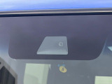 【シティブレーキアクティブシステム】低速走行中に前方の車両等を認識し、衝突しそうな時は警報とブレーキで衝突回避と被害軽減をアシスト。より安全にドライブをお楽しみいただけます。