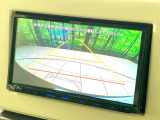 【バックカメラ】駐車時に後方がリアルタイム映像で確認できます。大型商業施設や立体駐車場での駐車時や、夜間のバック時に大活躍!運転スキルに関わらず、今や必須となった装備のひとつです!
