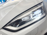 ●LEDハイビームが多数独立で存在し、ハイビーム時に対向車や前方を走る車の部分をロービームに切り替えが可能!!シーケンシャルウインカーも装備!!