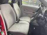 運転席・助手席の方が座るシートです。実際お座りいただくのが、分かりやすいと思います。お気軽にご来店ください