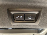 【パワーゲート】電動パワーゲートです。開閉がボタン1つで開け閉め行えます。また、状況に応じてのトランクハッチ開閉量を簡単に設定可能です。スマートオープナーも便利な機能です。ぜひお試しください。