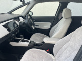 歴代全てのフィットで一番のウリトークと言えば「運転席の座り心地が良い」と尽きると思います。各種レポートでも専門家の方が評してくれている運転席へ座りに来てください。ご来店お待ちしております
