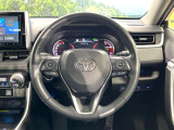 【純正革巻きステアリング】上質な革を使用することで、手にしっかり馴染みとても運転しやすいハンドルです♪