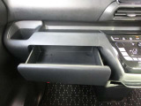引き出しなのでスッキリと整理整頓できます。スリムタイプのティシュボックスが入ります
