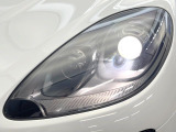 ●LEDヘッドライト:夜間走行時も良好な視界を確保し安心して運転できる高輝度LEDヘッドライトを装備!点灯速度が早く、消費電力も抑えられています。