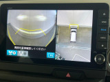 【マルチビューカメラシステム】専用のカメラにより、上から見下ろしたような視点で360度クルマの周囲を確認することができます☆死角部分も確認しやすく、狭い場所での切り返しや駐車もスムーズに行えます。