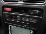 車両入庫時には、お客様より詳しくお話をお伺いさせて頂き、プロの査定士3名が「修復歴の有無」「不具合箇所の確認」等のチェックを行っておりますので、より安心してお乗り頂けるお車となります。