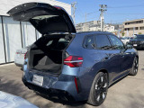 BMWを熟知したメカニックによる、360度の納車前点検。ドイツ本国と同様の教育・訓練を受けたメカニックが徹底的に点検、整備した後にお客様にお引渡しします。