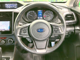 【純正革巻きステアリング】上質な革を使用することで、手にしっかり馴染みとても運転しやすいハンドルです♪