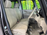 運転席シート廻りは使用感も少なく、良好な状態となっています。丁寧に使われていたことがよくわかりますね。