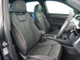 Audi車はどの車種も全てレザーハンドルです。そこにはAudiのこだわりがあり質感の高いレザーでしっかりと手に馴染み、高級感を演出します。