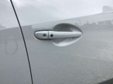キーをポケットに入れたままでもドアのロック&アンロックができ、雨の日や、荷物の多い日に大活躍!