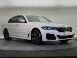 一目で伝わるBMW特有のスポーティーなプロポーションは、BMWの走行性能を生み出すのに欠かせない要因の一つです。細部まで拘りぬいたお車をぜひ一度ご覧ください!