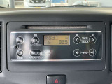 ダイハツ純正CD・AM/FMステレオ、外部入力端子もあります。