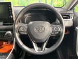 【純正革巻きステアリング】上質な革を使用することで、手にしっかり馴染みとても運転しやすいハンドルです♪