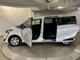 スライドドアで乗降りラクラク!