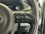 前方の車との車間を設定し、スピードを上げたり緩めたりを自動で行ってくれる追尾式の「レーダークルーズ」。上級装備の一つです!高級車にしかつかない嬉しい機能です。