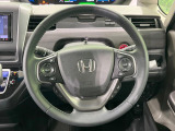 【純正革巻きステアリング】上質な革を使用することで、手にしっかり馴染みとても運転しやすいハンドルです♪