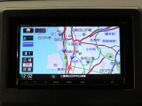【純正ナビゲーション】使いやすいナビ操作にオーディオ機能も充実!Bluetooth接続で運転中のハンズフリー電話や好みの音楽を車内に流す事が出来ます。ラインナップや車種に応じて豊富な機能が使用可能♪