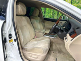 運転席シート廻りは使用感も少なく、良好な状態となっています。丁寧に使われていたことがよくわかりますね。