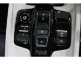 【HondaS+シフト】スイッチを押すことで制御が切り替わり、有段変速の感覚や走行音を演出します。【ドライブモード】ドライブモードスイッチを押してモードを選択します。