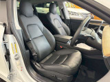 【レザーシート】高級感溢れる車内を演出します。査定アップも期待できるオプションです!