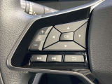 手元でナビの音量調整等が出来るのでナビの操作によるわき見運転を防止することが出来ます。