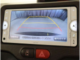 バックガイドモニターで、後方を確認しながら安心して駐車することができます。運転初心者も熟練者も必須の機能ですよ!