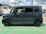 両側パワースライドドア付きで便利!小さなお子様も乗り降り楽々です♪スイッチは運転席にもありますよ!