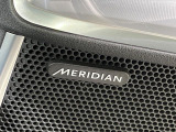 MERIDIANサウンドシステム   入念に考えられたスピーカー配置、サブウーファーが生み出す、豊かで洗練された音響空間。フロント、リアどちらのシートでも、細部まで鮮明なサウンドを楽しめます。