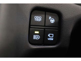 【シンプルインテリジェントパーキングアシスト】ブレーキングとシフトレバーの操作だけで、バックや縦列駐車時のステアリング操作を自動で行い、車庫入れを補助してくれる便利な機能です。