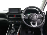 運転席から見たハンドルダッシュまわりになります。