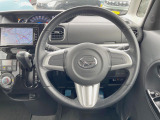 【純正革巻きステアリング】上質な革を使用することで、手にしっかり馴染みとても運転しやすいハンドルです♪